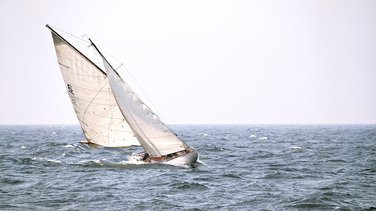 Beneteau Oceanis 48 under sail