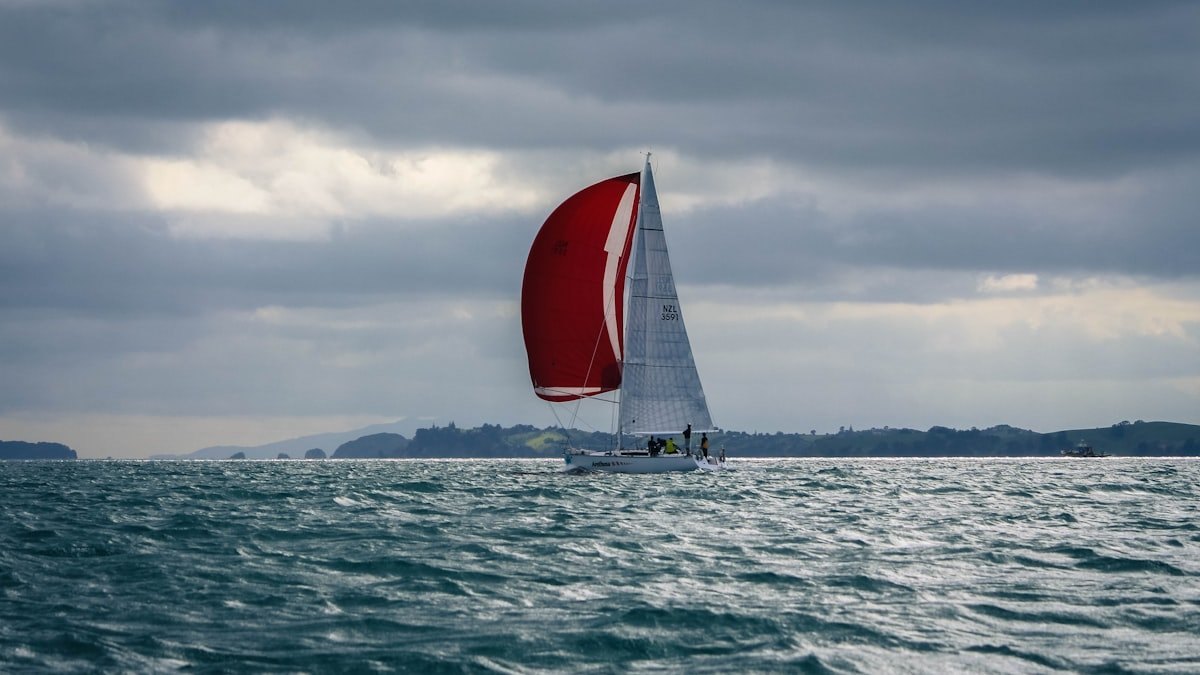 Beneteau Oceanis Clipper 423 under sail