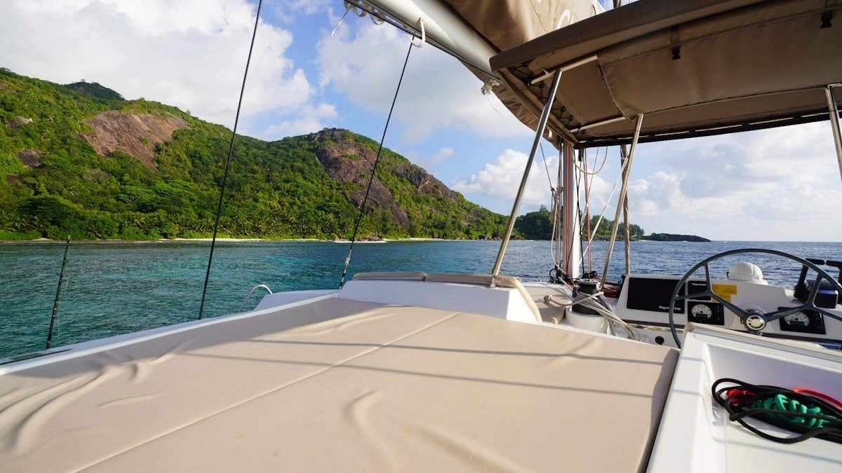 Jeanneau Sun Odyssey 449 under sail